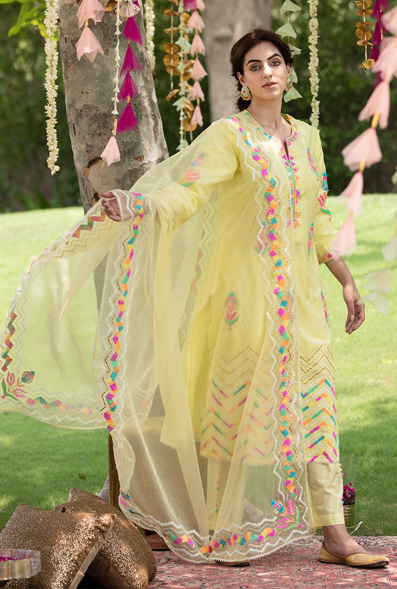 Yellow Mughal Pariza Kurta Set