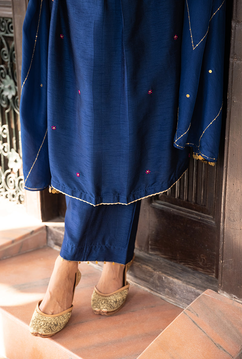 Blue Heavy Pitta Neck & Marodi Sleeves Sunehri Kurta Set