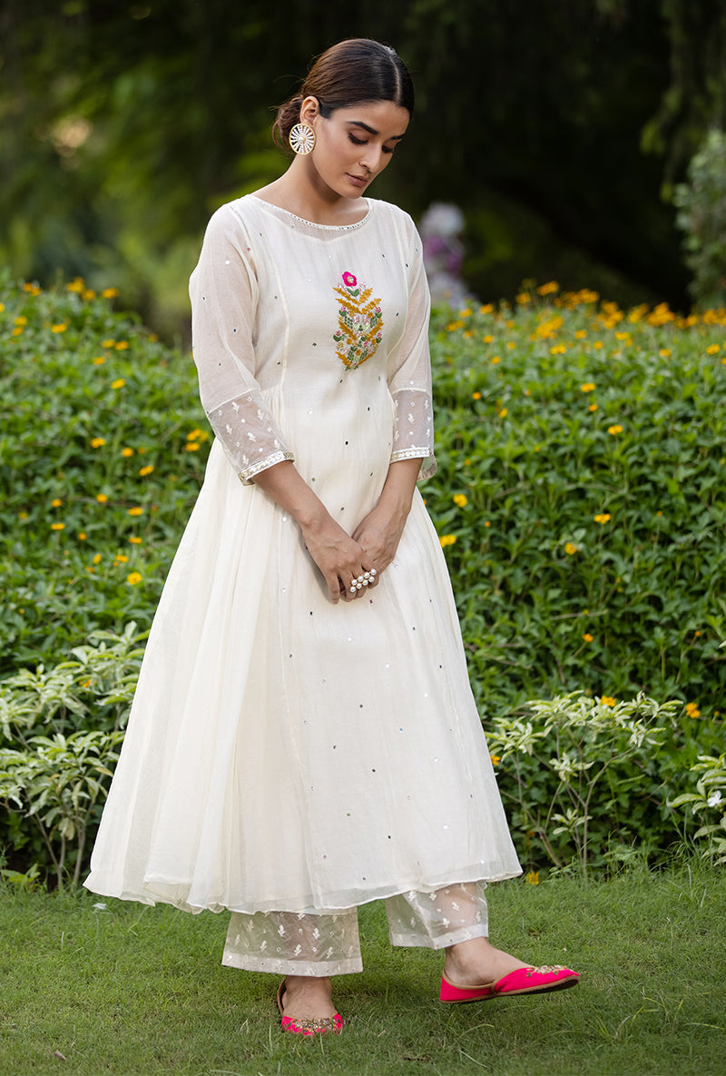 Ivory Motif Leheriya Kurta Set