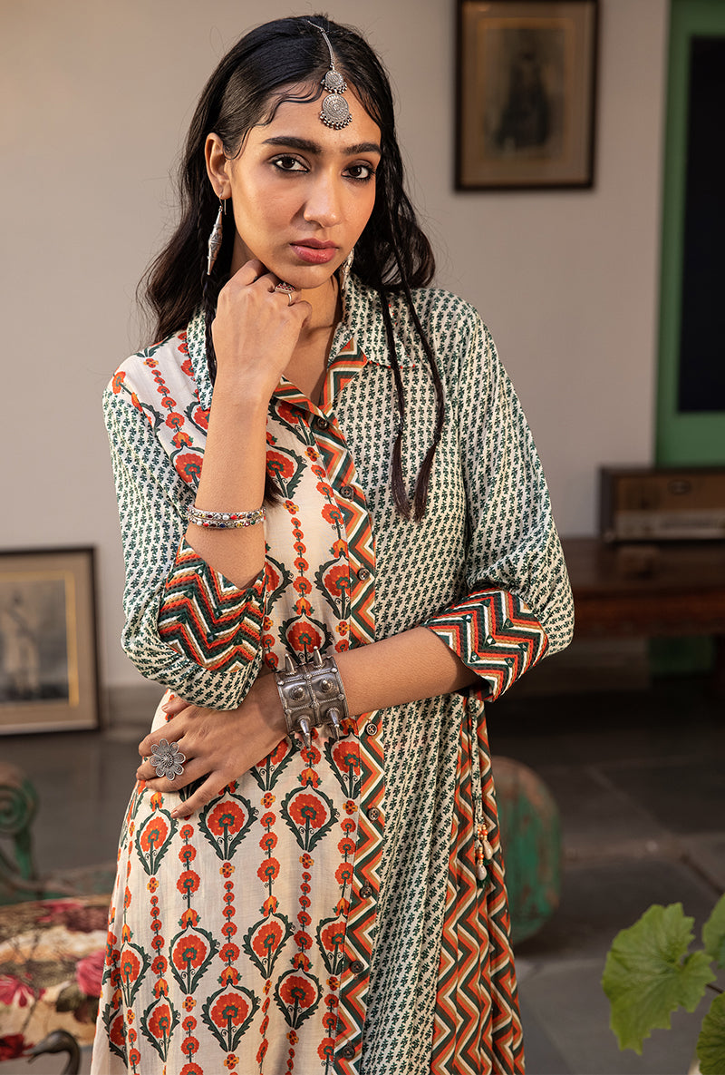 Off White & Green Mughal Print Side Chunat Maahru Kurta Set