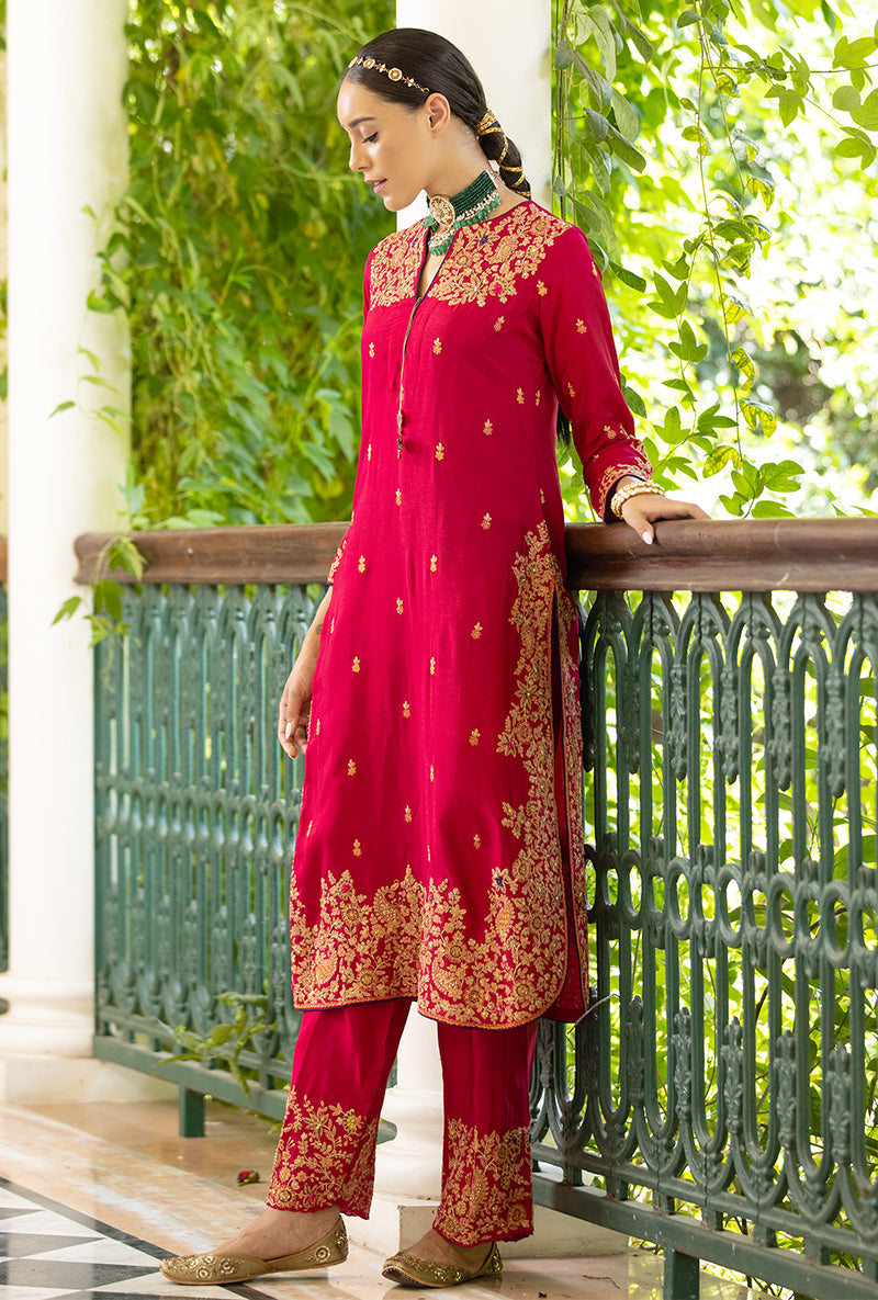 Pink Kairi Buta Jaal Long Zeenat Kurta Set