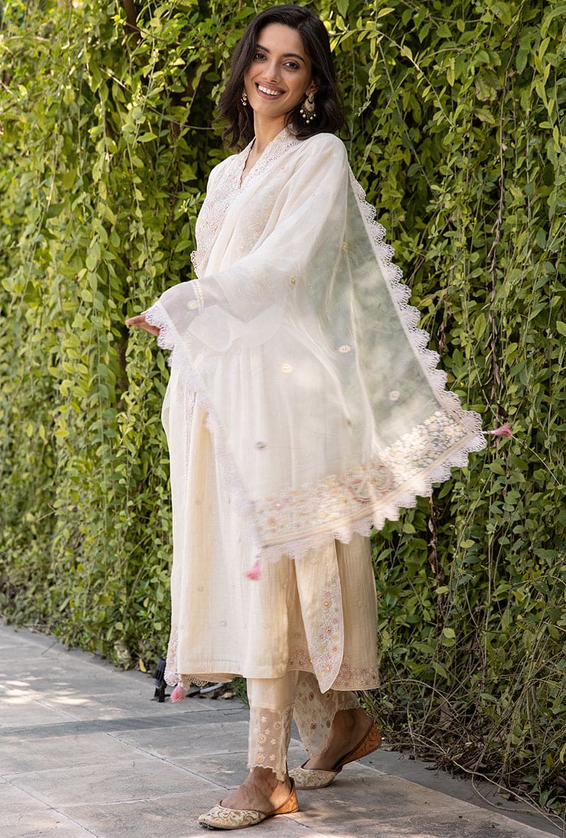 Ivory Dori Paisley Aafreen Kurta Set