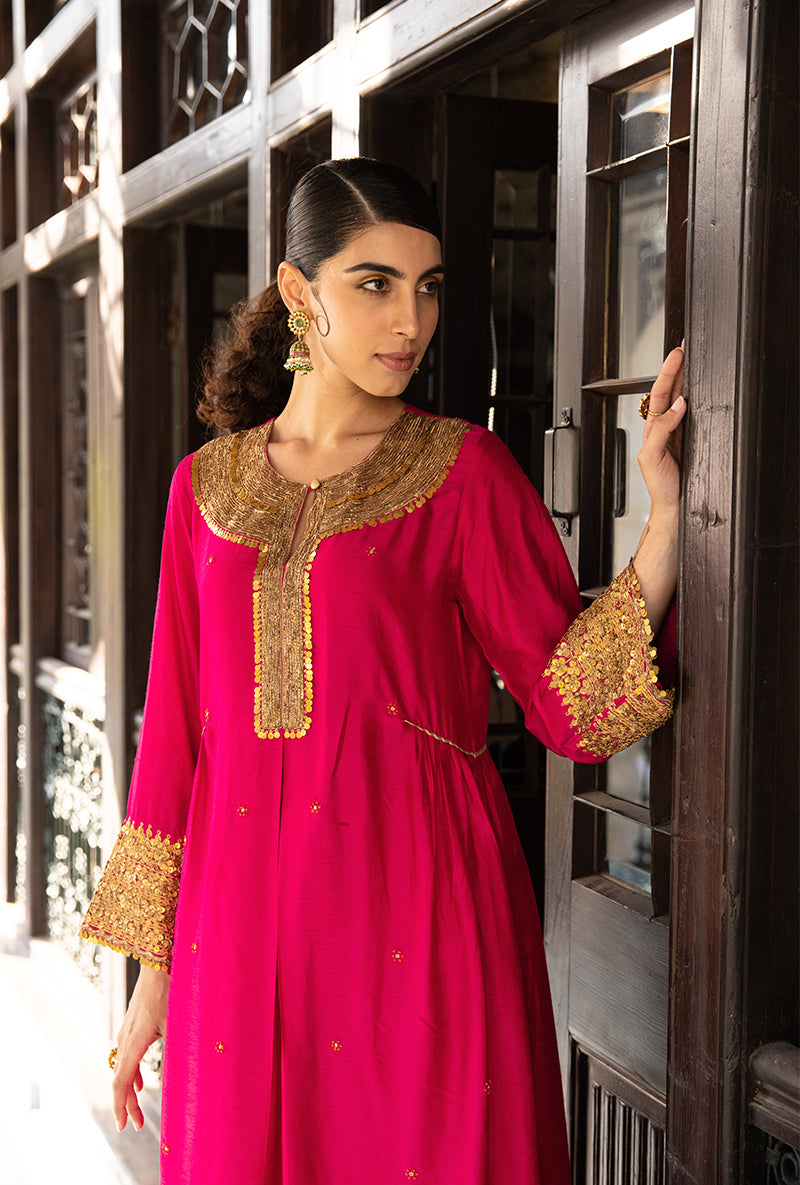 Pink Heavy Pitta Neck & Marodi Sleeves Sunehri Kurta Set
