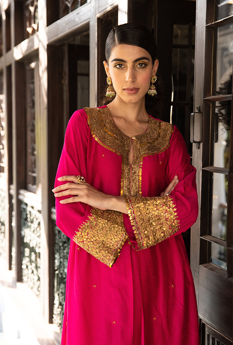 Pink Heavy Pitta Neck & Marodi Sleeves Sunehri Kurta Set