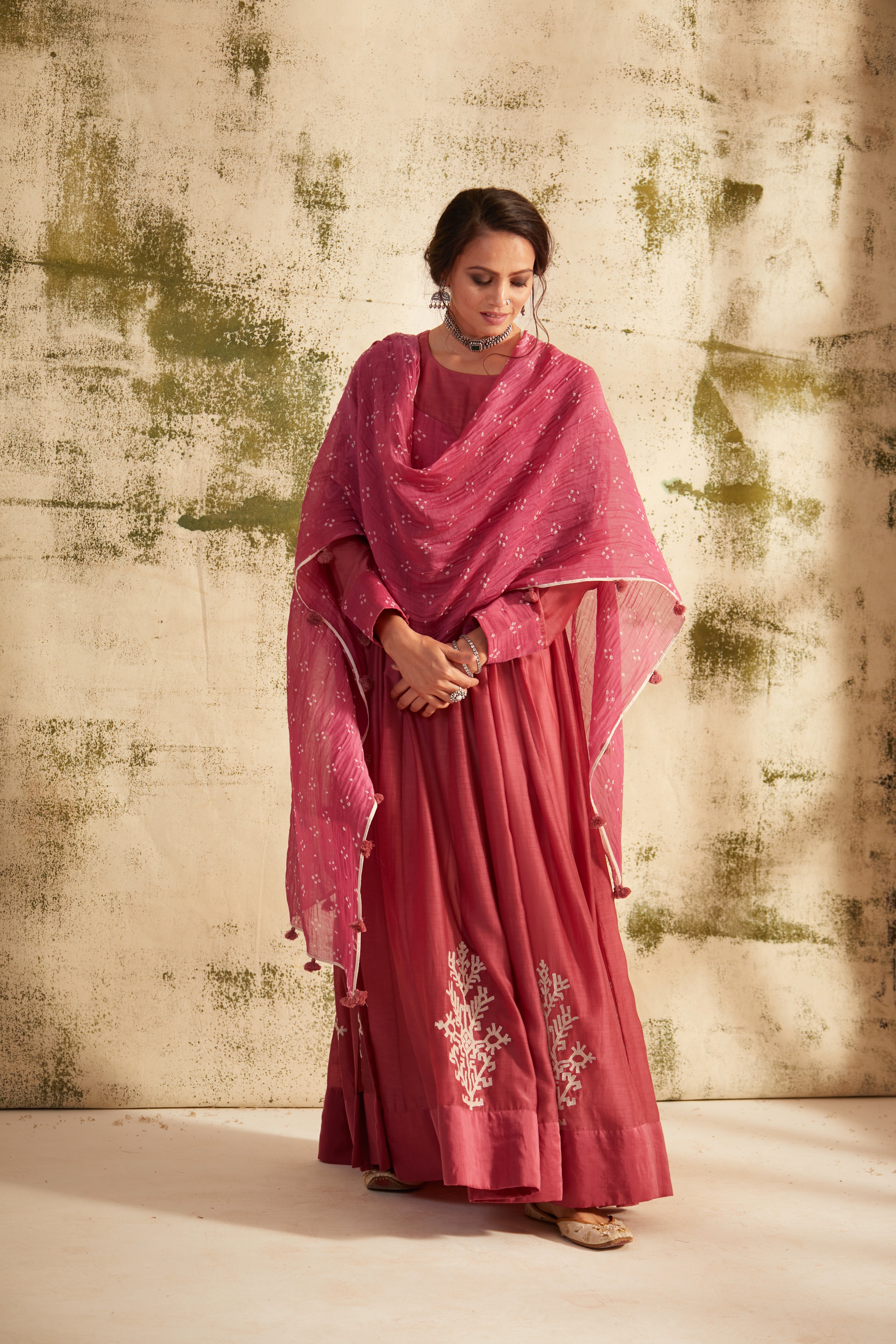 Onion Pink Side Slit Kali Inaya Kurta Set