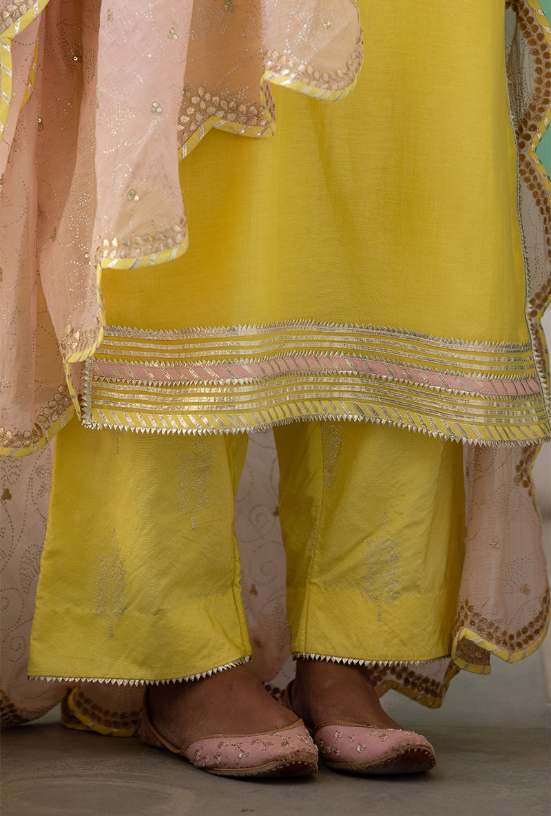 Yellow And Pink Scallop Neckline Mastaani Kurta Set