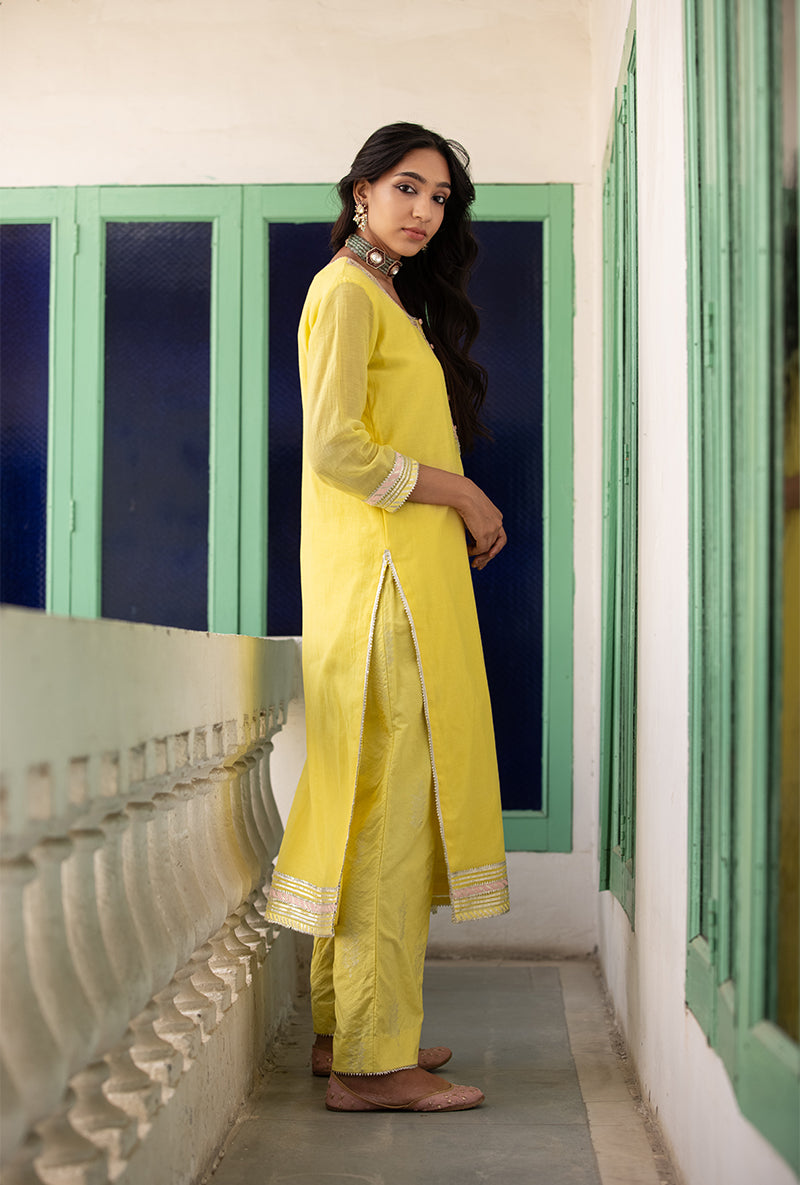 Yellow And Pink Scallop Neckline Mastaani Kurta Set