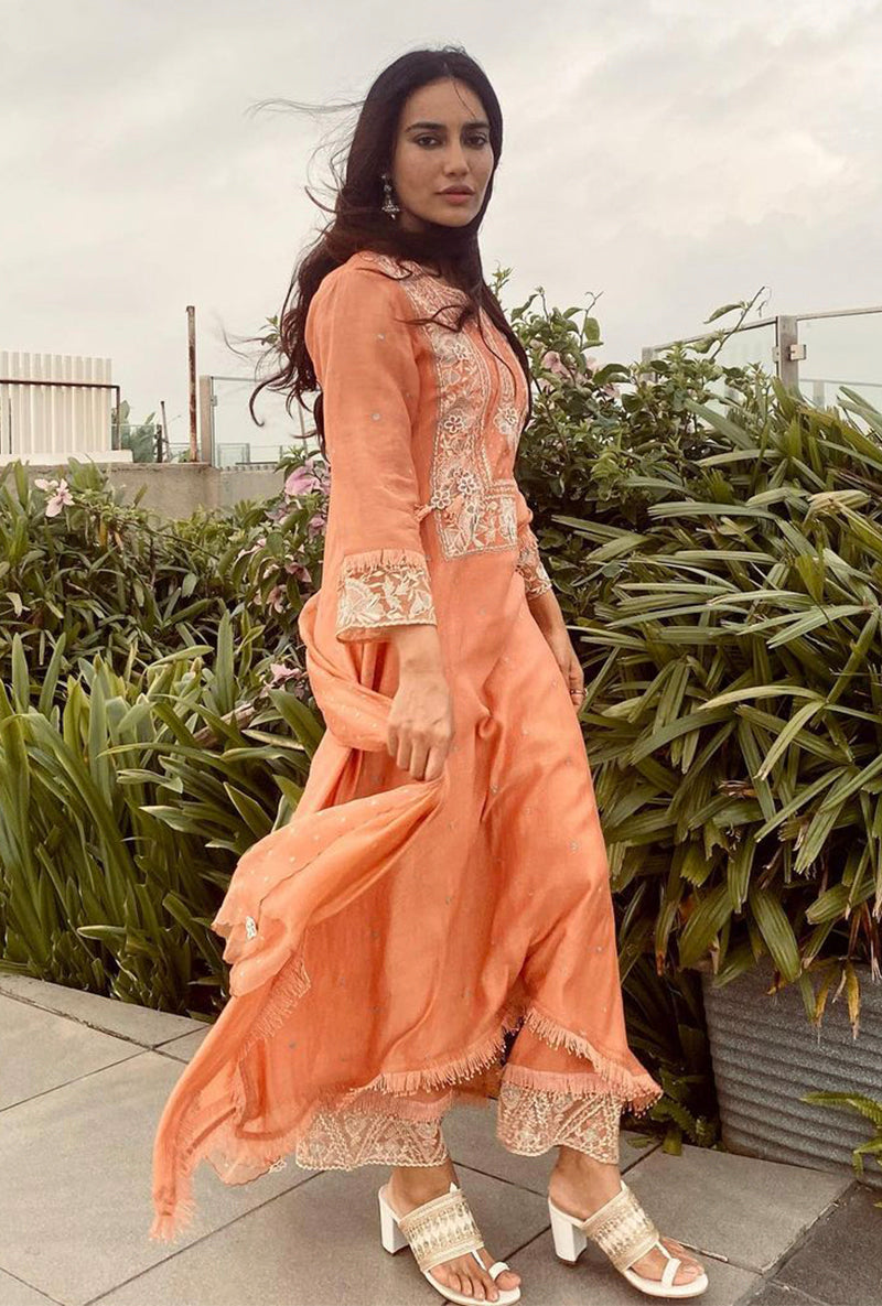 Surbhi Jyoti In Peach Thread Jaal Square Neck Aafreen Kurta Set