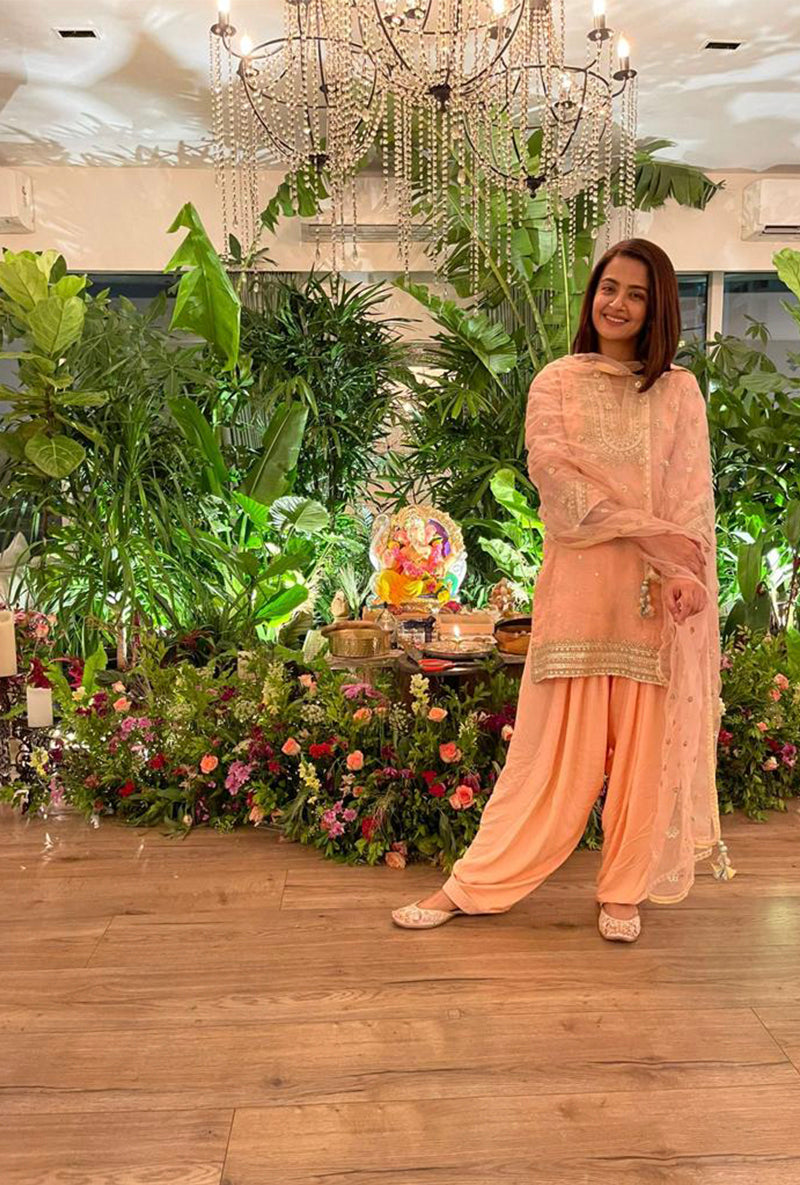 Surveen Chawla In Powder Pink Gota Yoke Mastaani Salwar Kurta Set