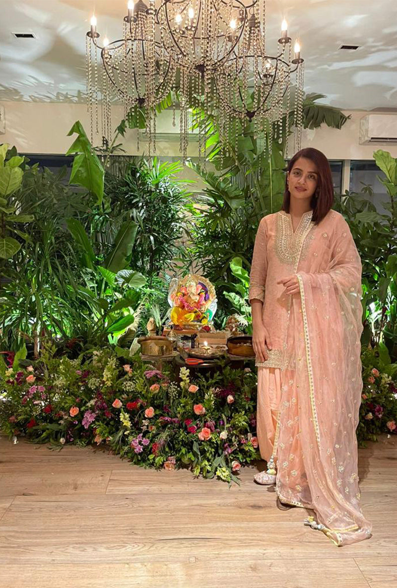 Surveen Chawla In Powder Pink Gota Yoke Mastaani Salwar Kurta Set